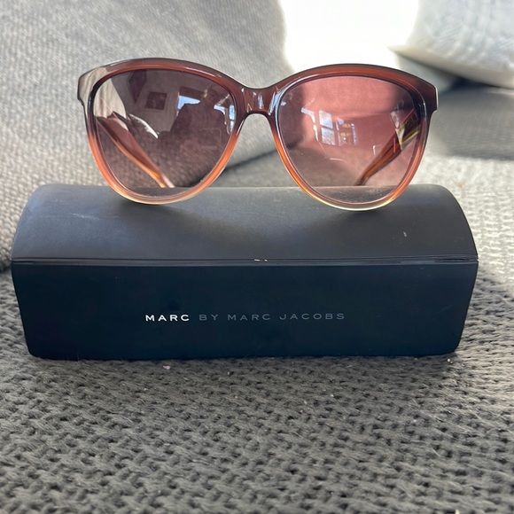 Marc by Marc Jacobs - Picture 1 of 12